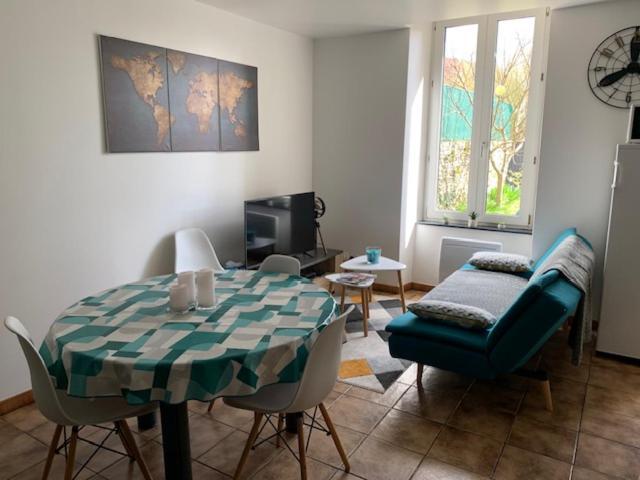 Tres Bel Appartement Avec Jardin Et Jacuzzi Scey-sur-Saone-et-Saint-Albin Exterior photo