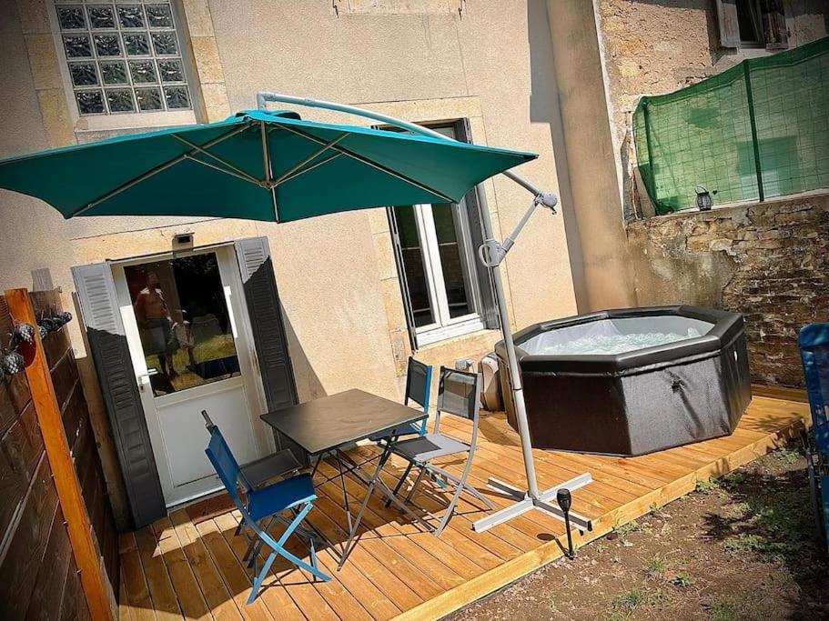 Tres Bel Appartement Avec Jardin Et Jacuzzi Scey-sur-Saone-et-Saint-Albin Exterior photo
